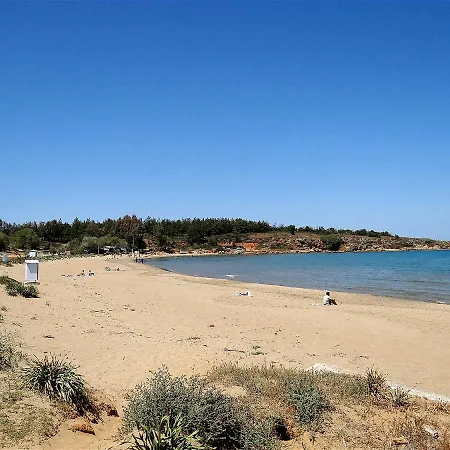 By The Sea * Κάτω Δαράτσο